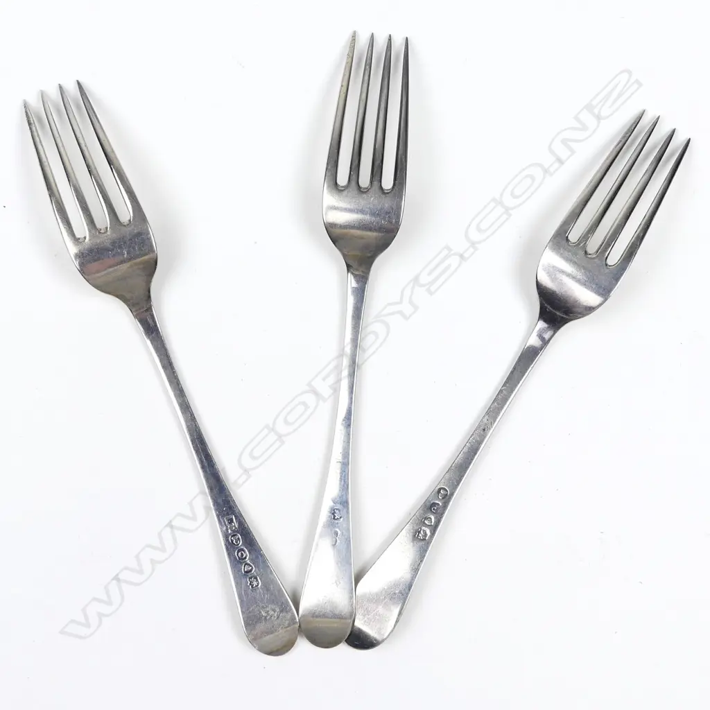 Three silver dessert forks Image 1++