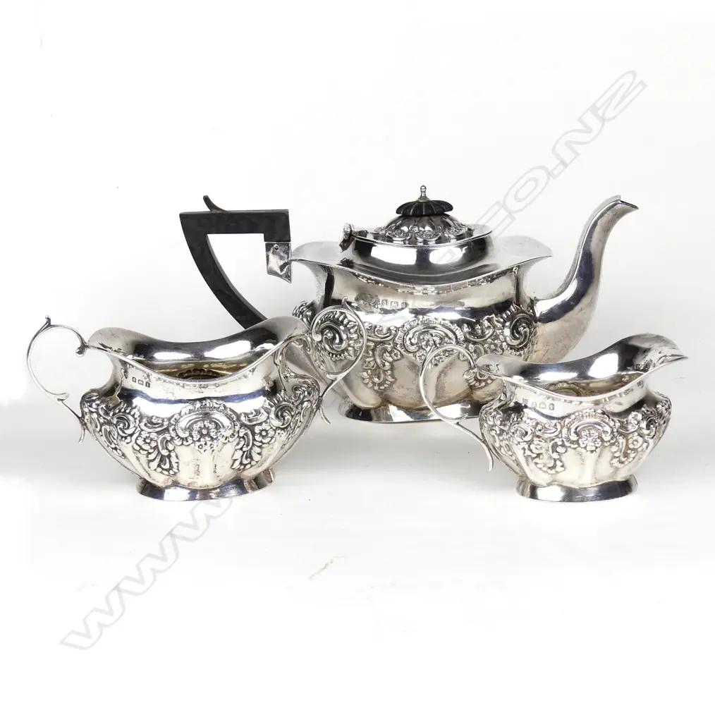 An Edwardian silver bachelor's three piece tea set Image 1++