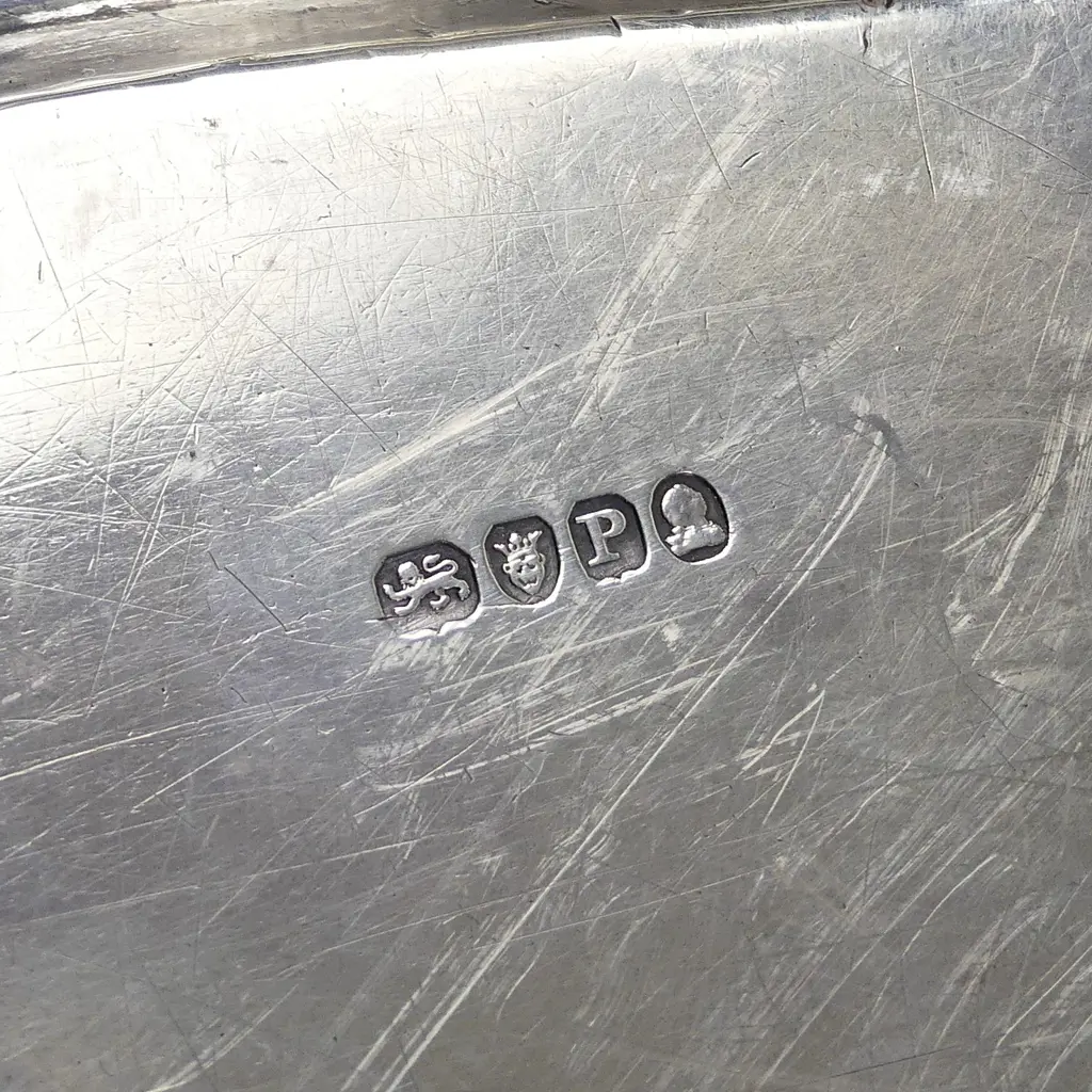 A good George III silver banquet tray Image 1++