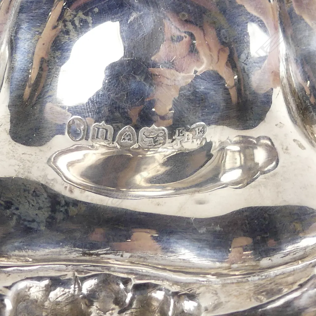 A William IV silver footed bowl Image 1++