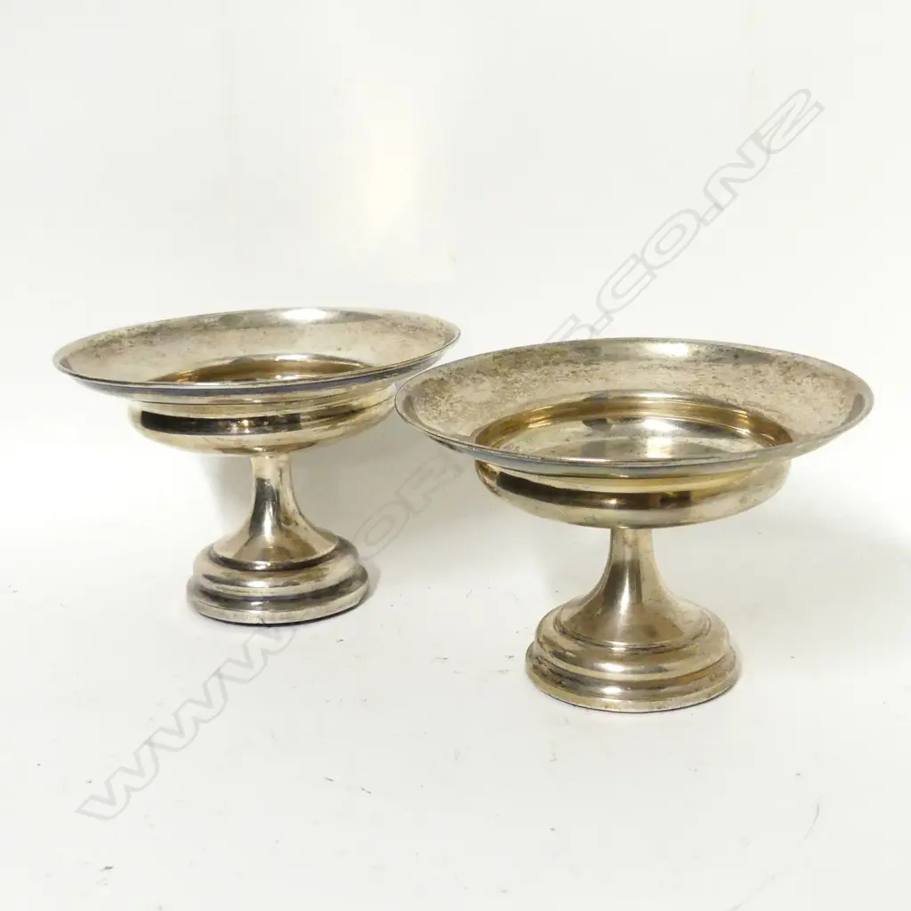 A pair of small Edwardian silver tazza Image 1++