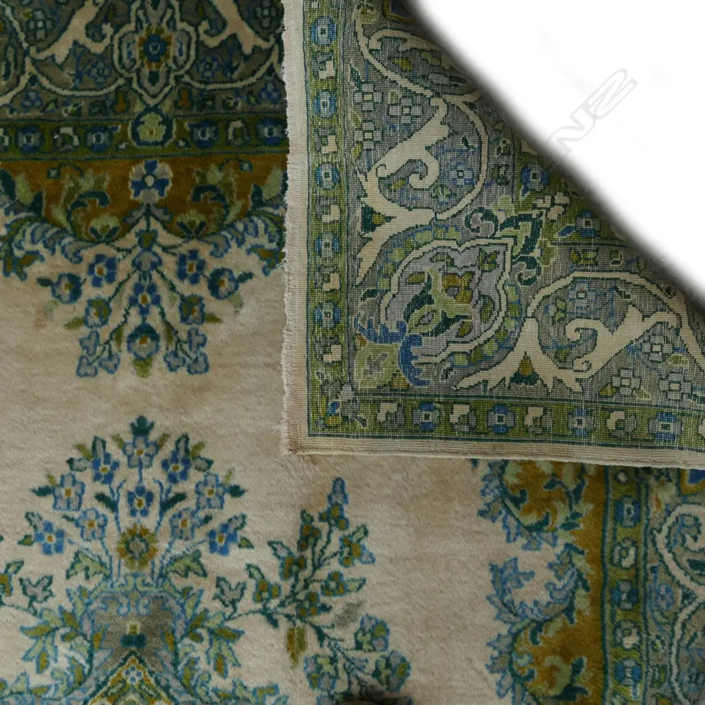 A Kerman hand knotted rug Image 1++