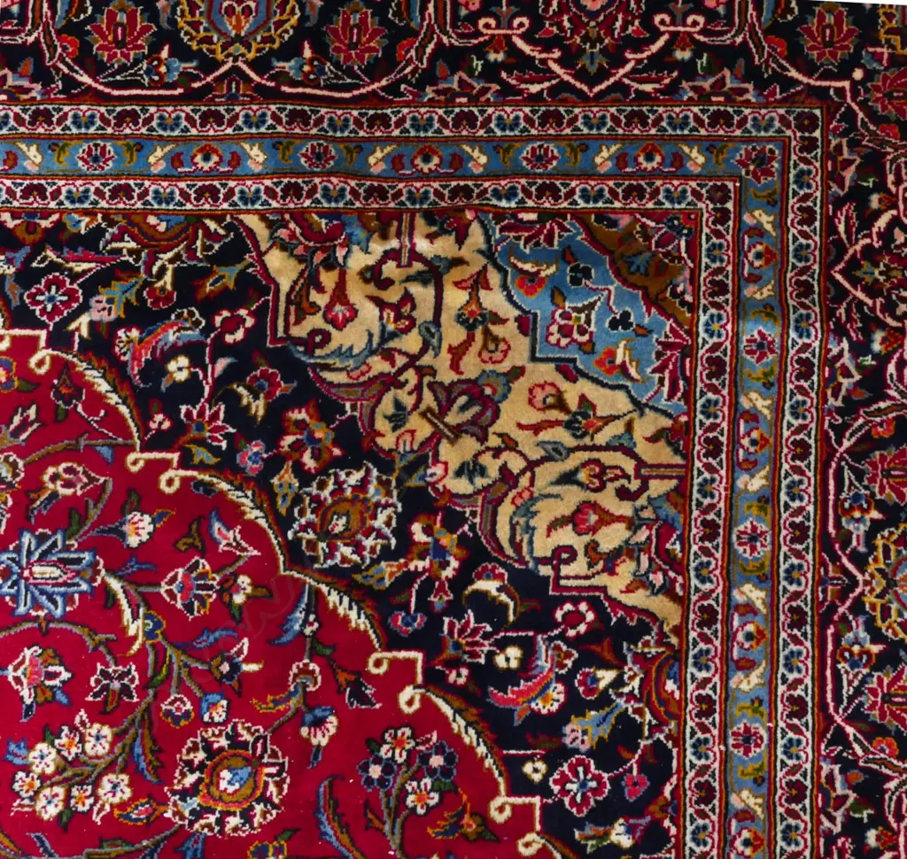 A very large hand knotted Persian Kashan carpet Image 1++