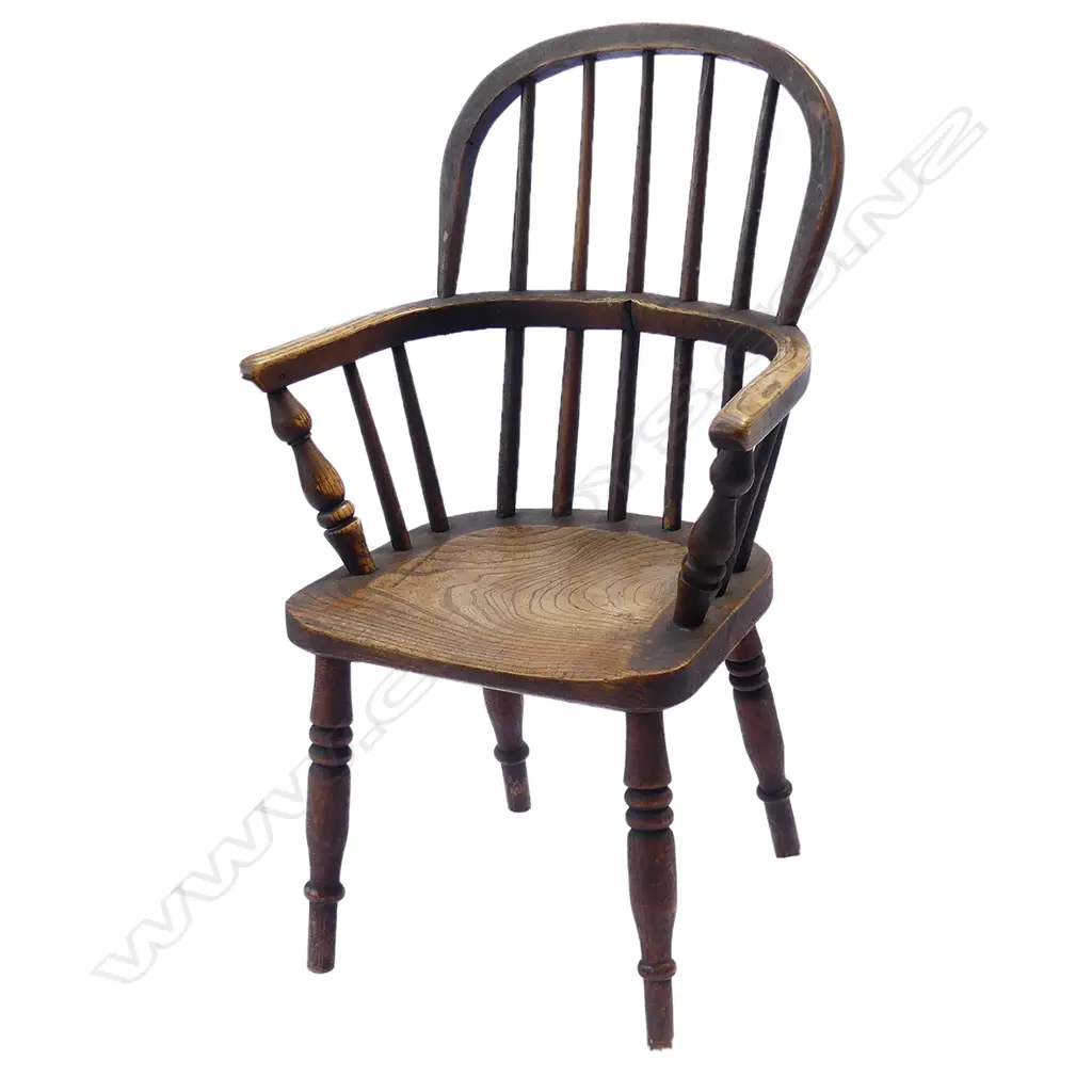 An elm child's Windsor chair Image 1++