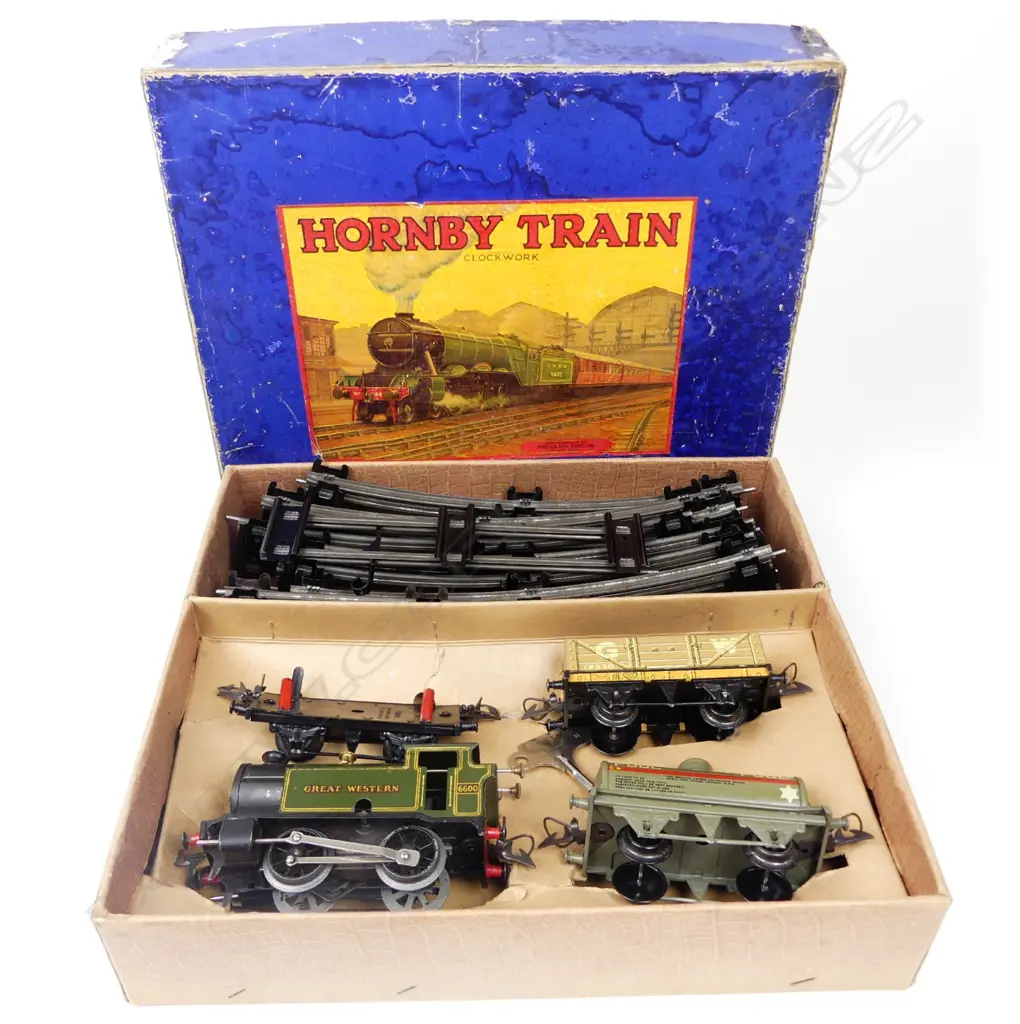 A Hornby O-gauge clockwork No.201 Tank Goods Set Image 1++