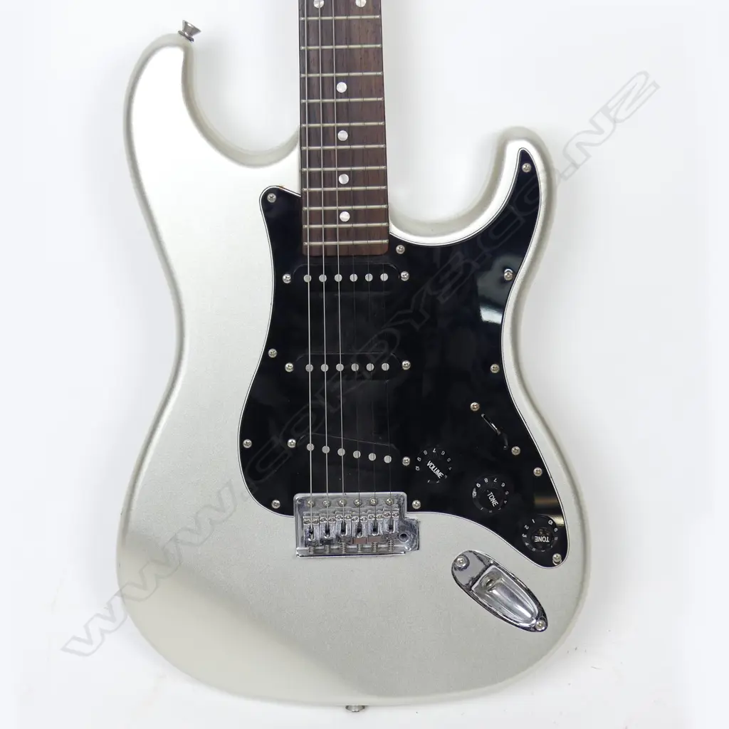 A Japanese 1980s Mavis 'Stratocaster' electric guitar Image 1++