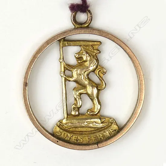 A 9ct. yellow gold WWI N.Z. Rifle Brigade Sweetheart pendant (badge)