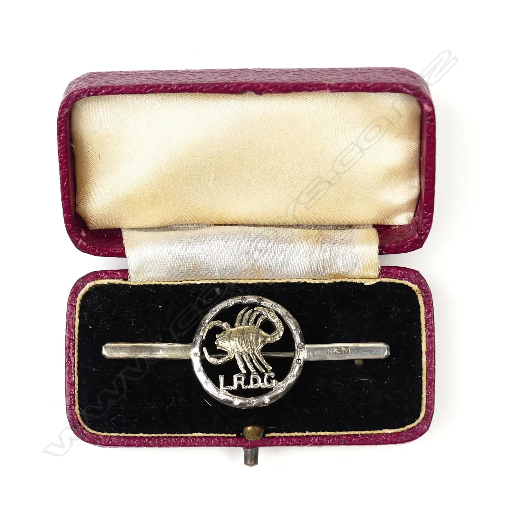 A rare WWII L.R.D.G. (Long Range Desert Group) 9ct.gold and silver Sweetheart brooch Image 1++