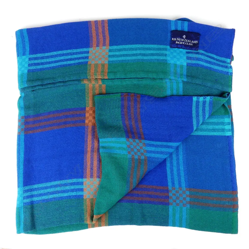 A woollen blanket Image 1++