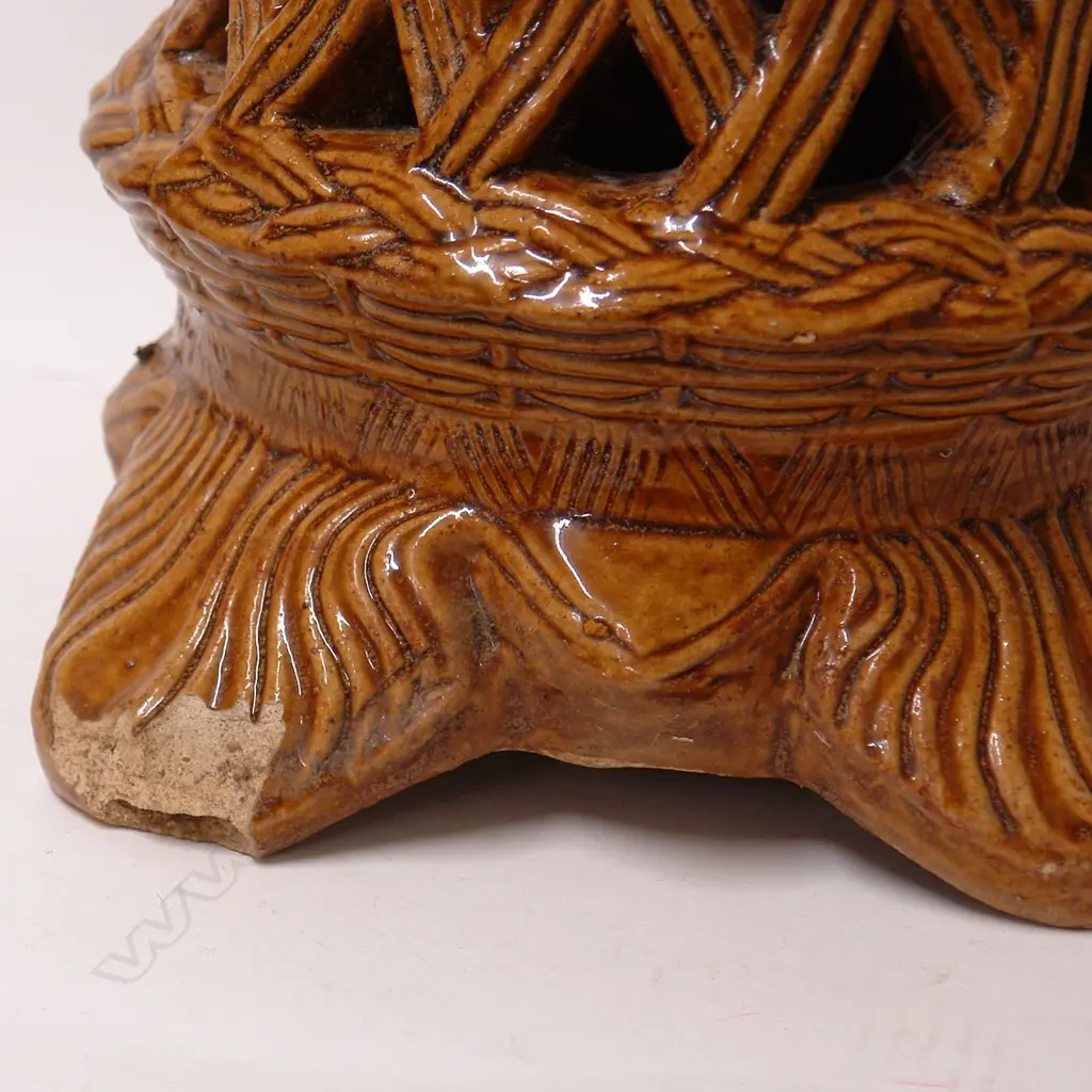 A rare N.Z. colonial Benhar pottery umbrella stand Image 1++