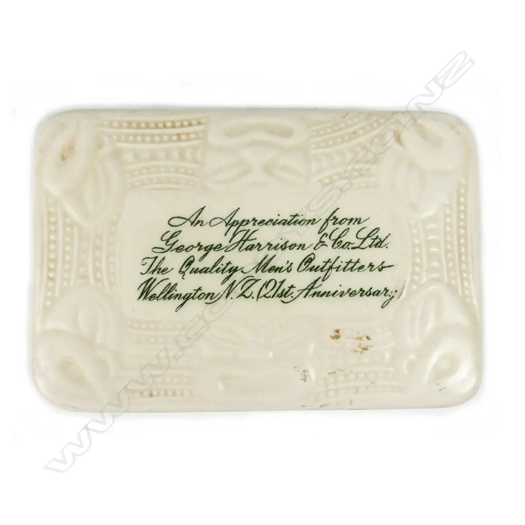 A rare Crown Lynn white glazed Wharetana Maori Art lidded box Image 1++