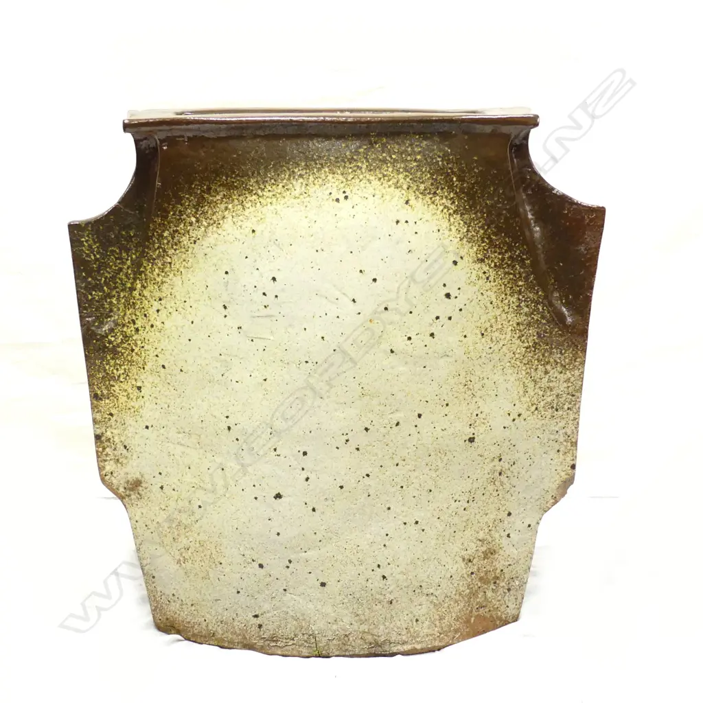 Roy Cowan large winged floor pot Image 1++