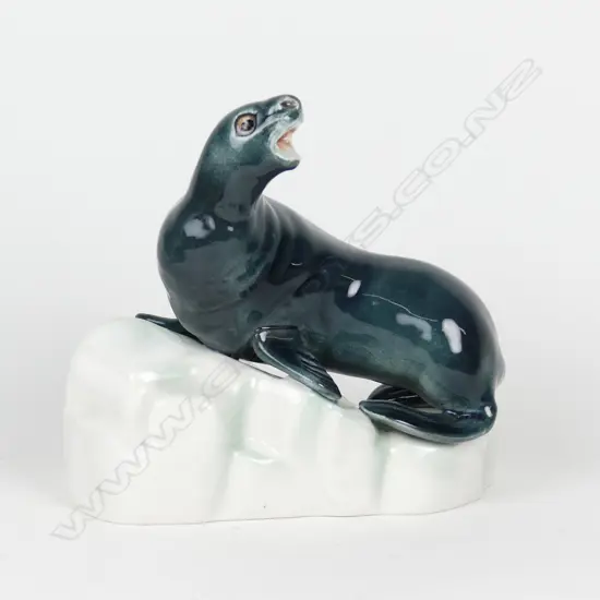 A Titian Aquila Ceramics model of 'André' the seal