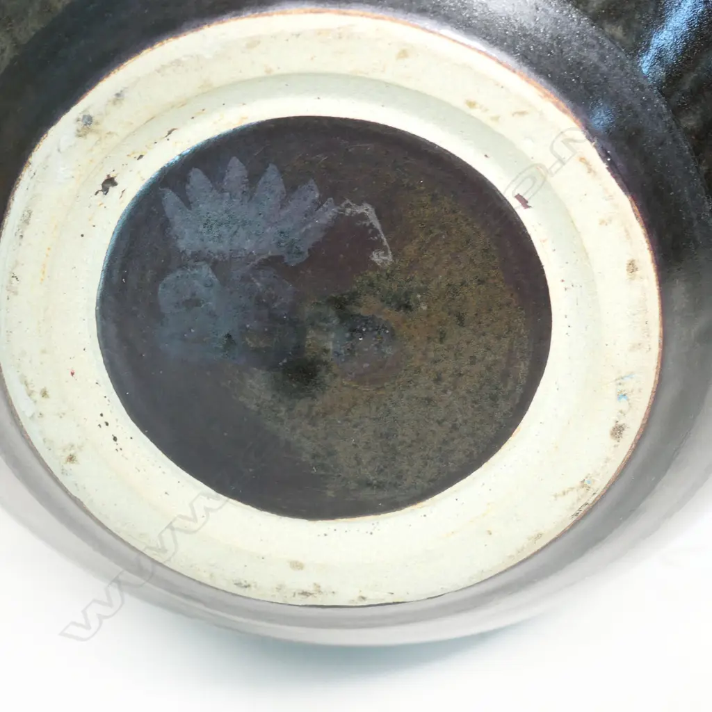 Anneke Borren tall lustrous brown vase, Image 1++