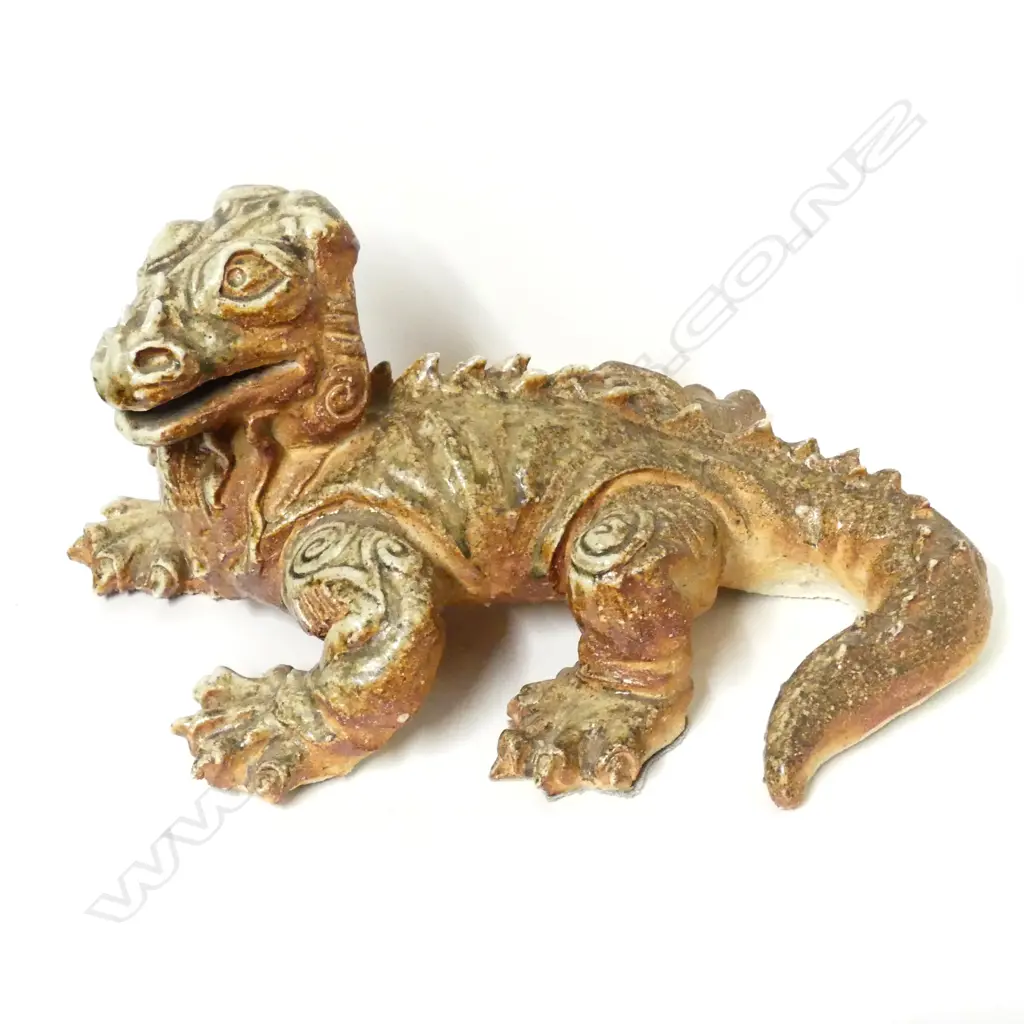 Catherine Huck (Phoenix Pottery) tuatara sculpture Image 1++