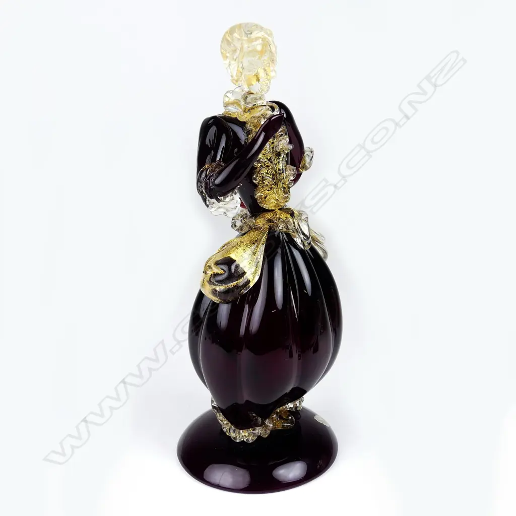 A Murano hand blown glass figurine Image 1++