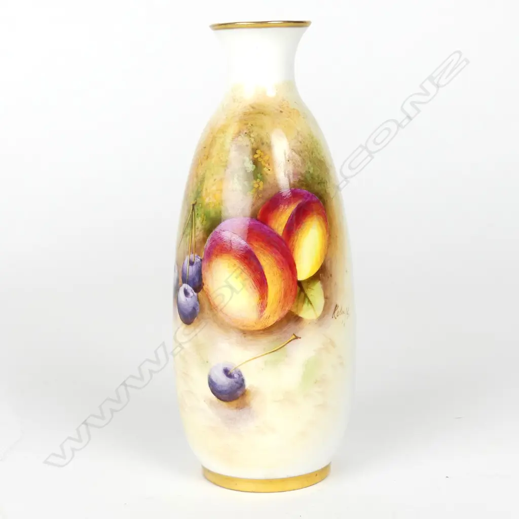 A Royal Worcester hand painted fruit vase by Roberts Image 1++