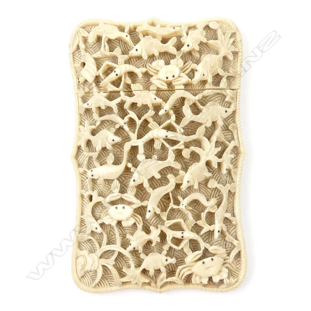 A 19thC Chinese ivory card case Image 1++