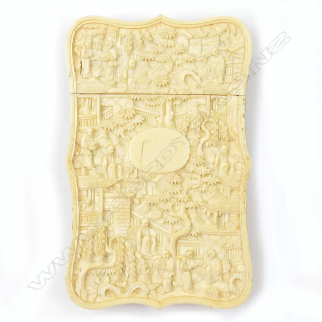 A 19thC Chinese ivory card case Image 1++