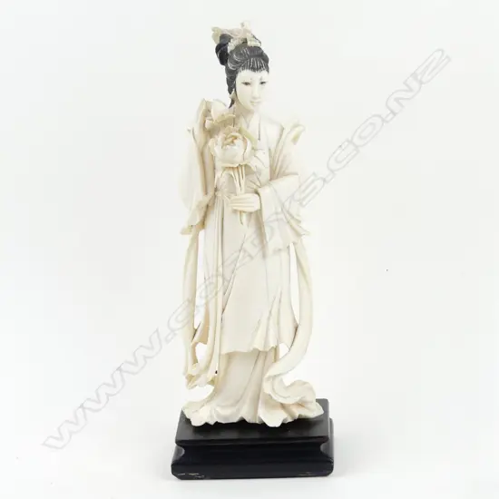 A Chinese ivory figurine of Kuanyin