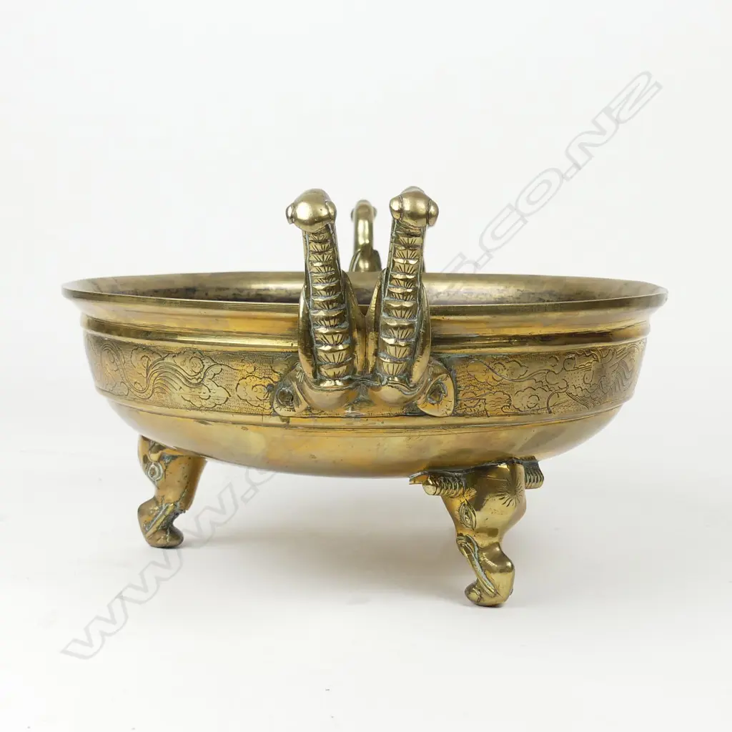 A Chinese bronze censer Image 1++