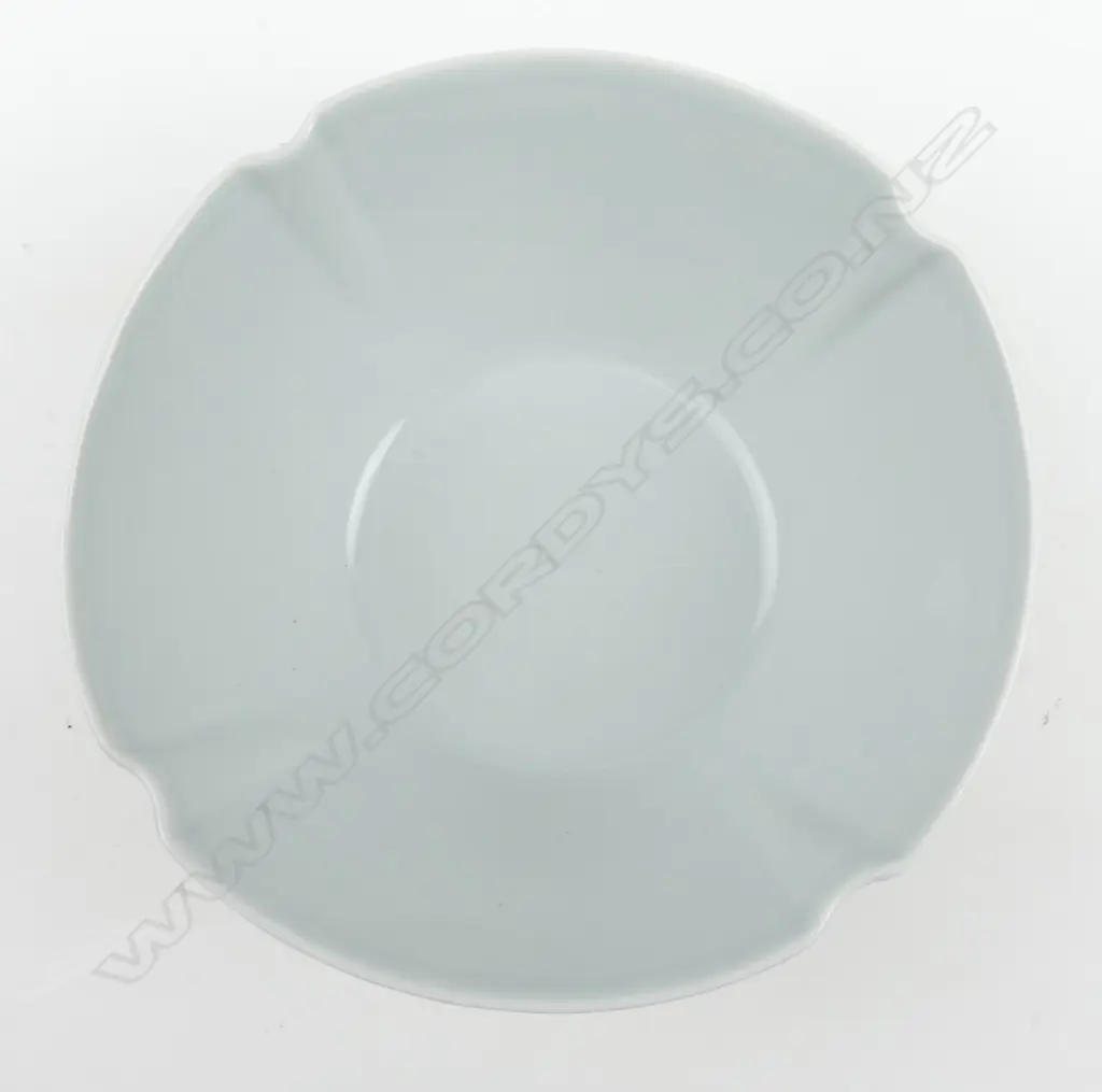 A Chinese famille rose round bowl painted in the 'boneless' technique with no black outline Image 1++