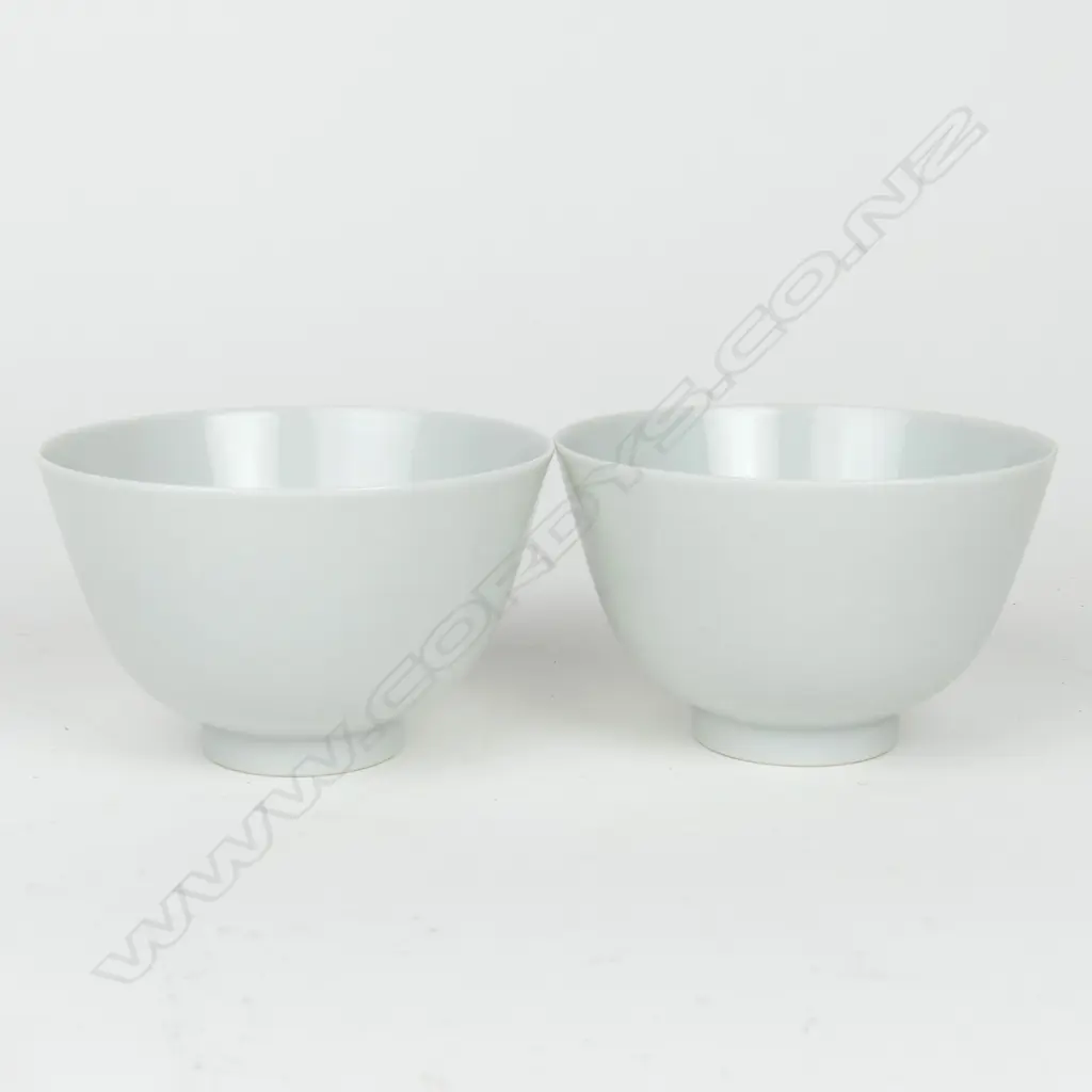 A pair of Imperial quality white glazed Chinese bowls Image 1++