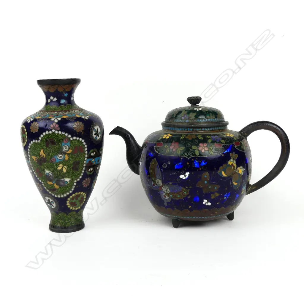A cloisonné tea pot and vase Image 1++
