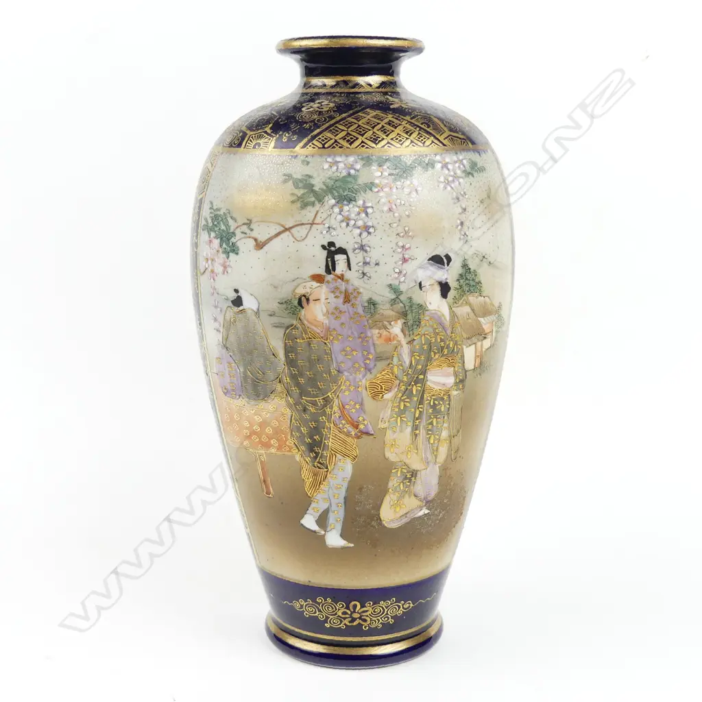 A Satsuma vase Image 1++