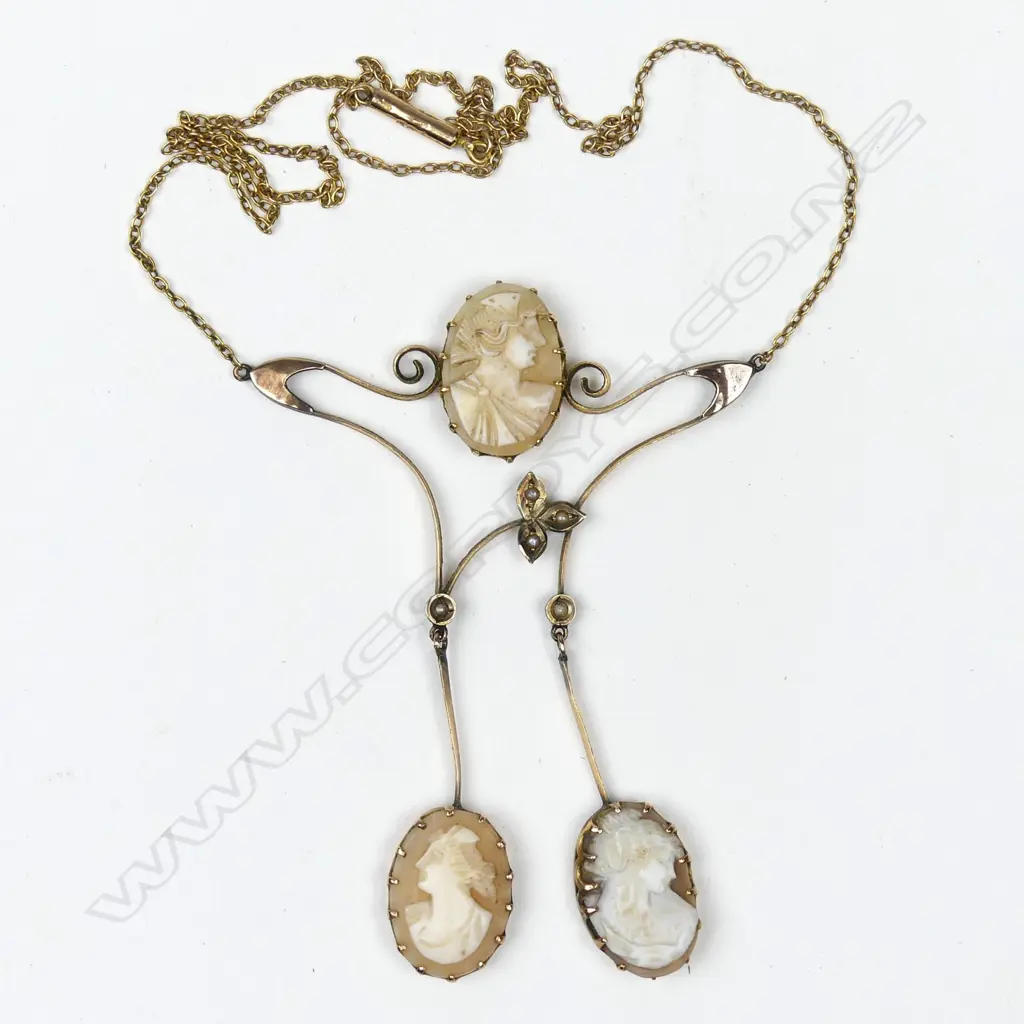 An Edwardian Art Nouveau 9ct rose gold and cameo necklace Image 1++