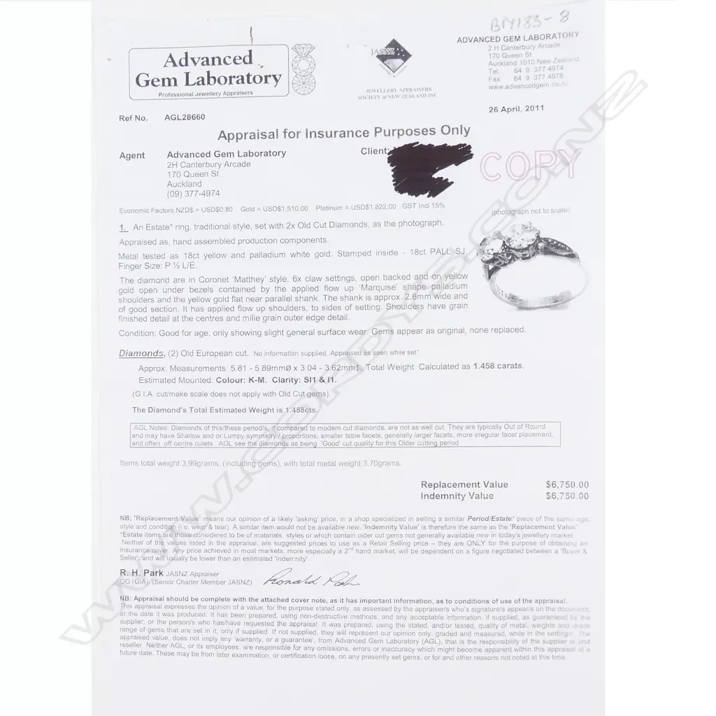 An estate 18ct gold and diamond ring Image 1++