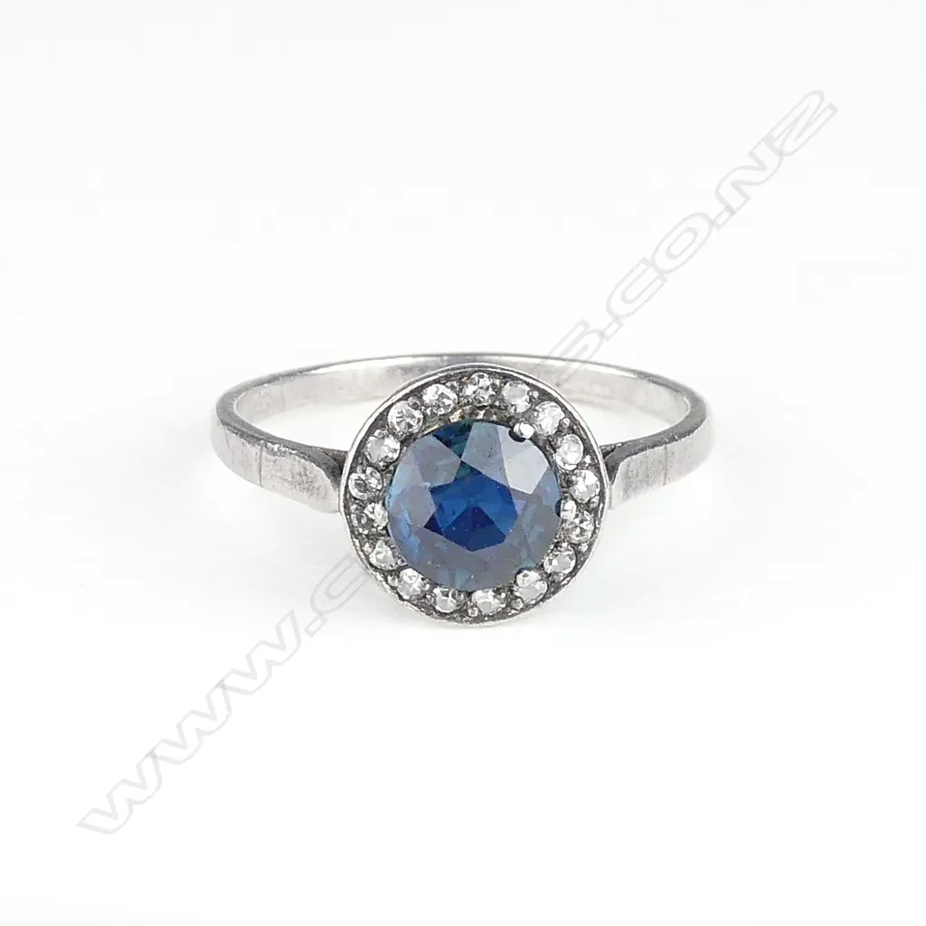 A vintage silver natural sapphire and diamond ring Image 1++