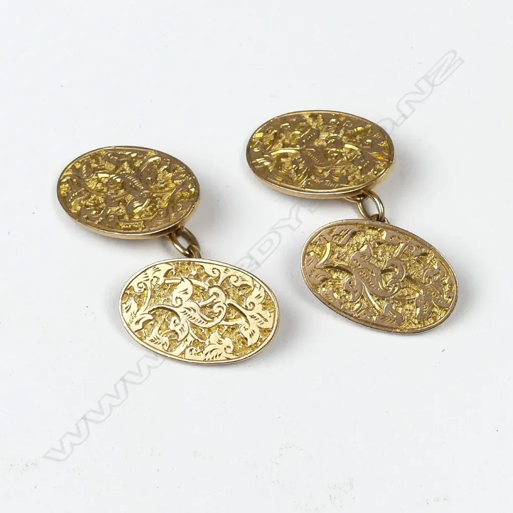 Pair of 1920 gold cufflinks Image 1++