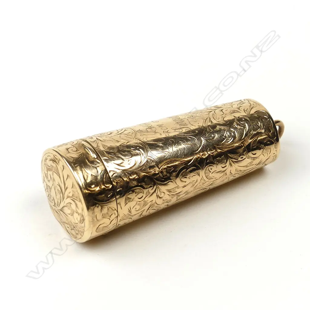 A 1911 engraved yellow gold case for a cigar holder Image 1++