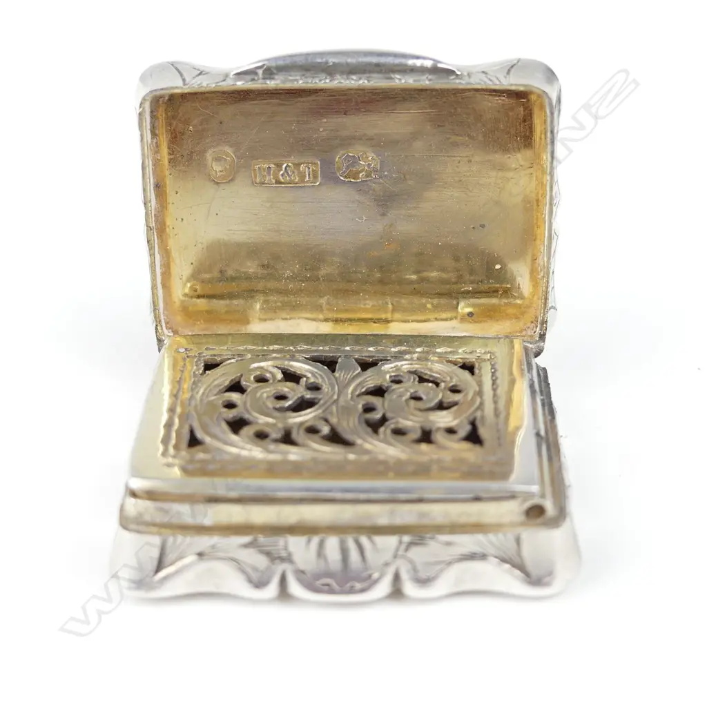 A Victorian silver vinaigrette Image 1++