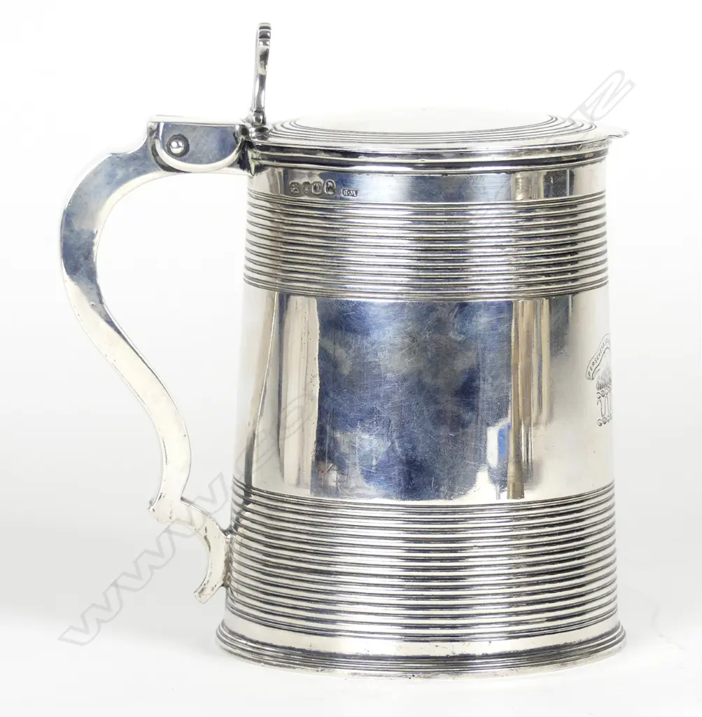 A George III silver tankard Image 1++