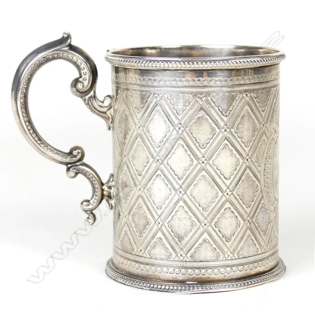 A Victorian silver mug Image 1++