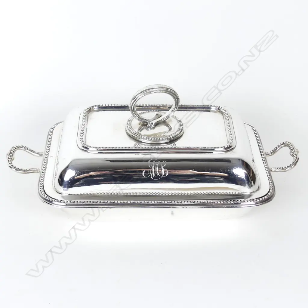 A heavy Victorian silver entree dish and cover Image 1++