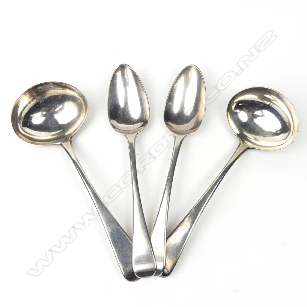 A pair of George III silver sauce ladles Image 1++