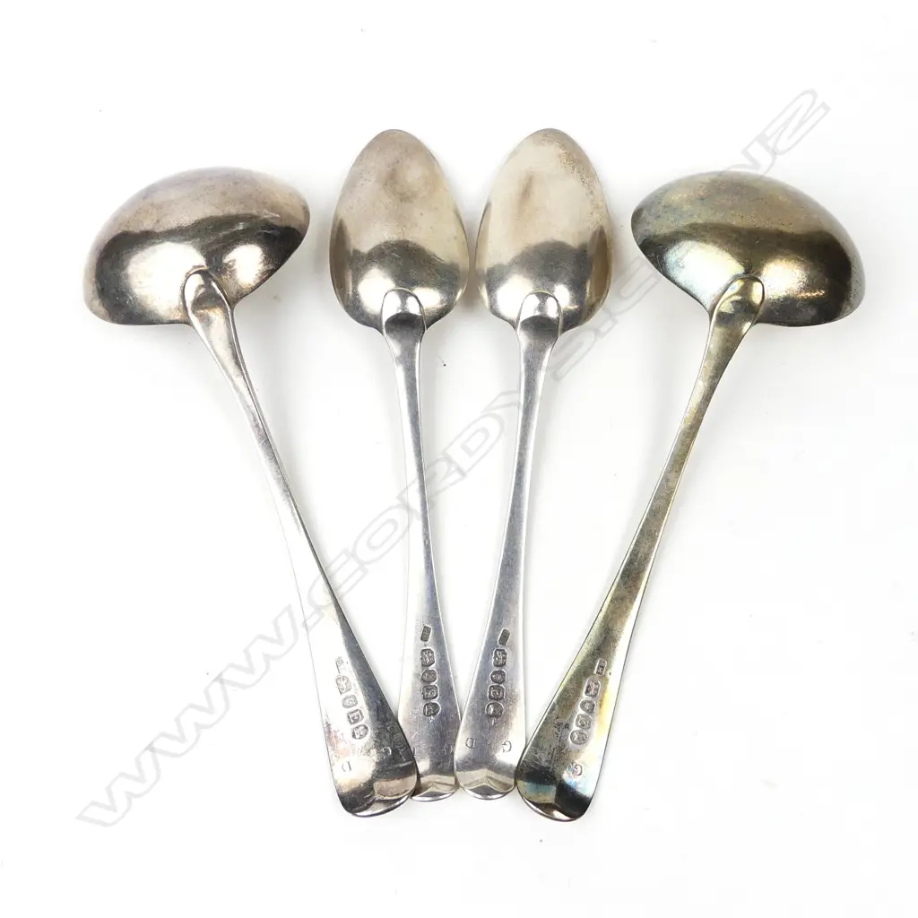 A pair of George III silver sauce ladles Image 1++