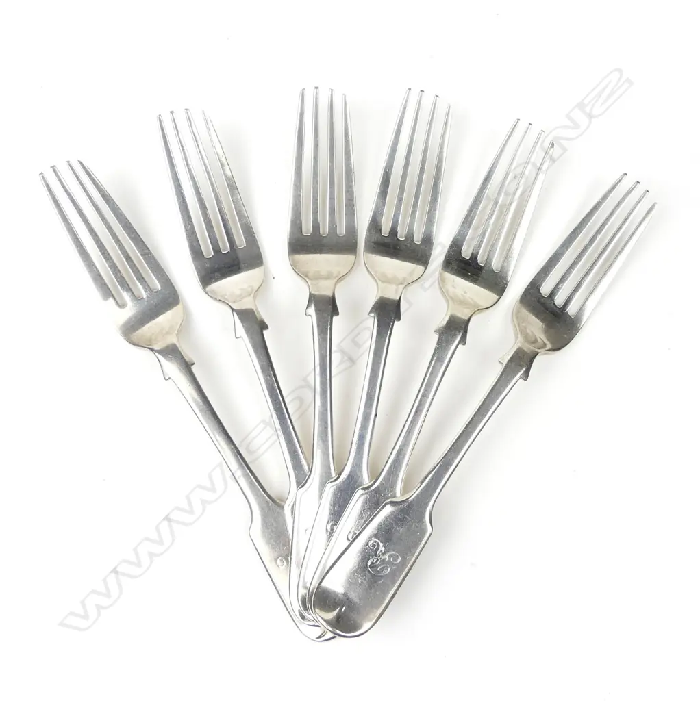 A set of six Victorian silver table forks Image 1++