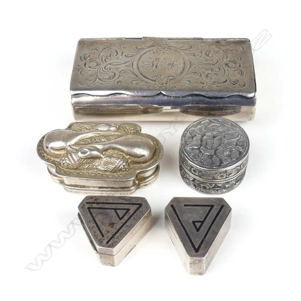 A collection of five silver boxes Image 1++