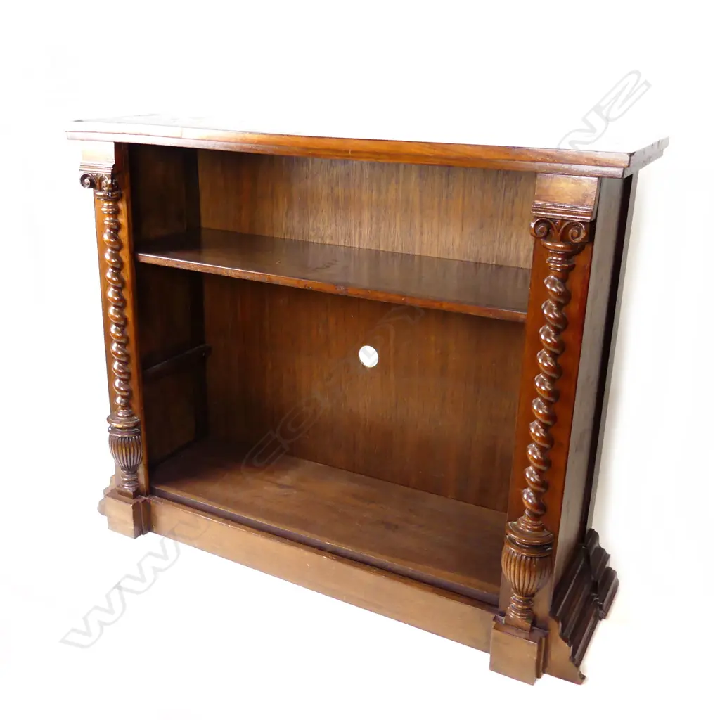 An oak bookcase Image 1++