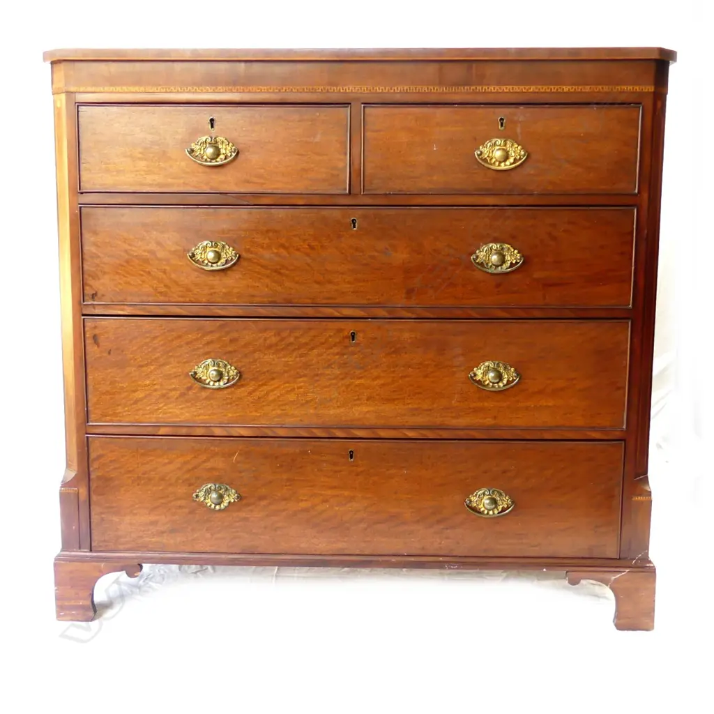 A George III mahogany five-drawer flat-front chest Image 1++