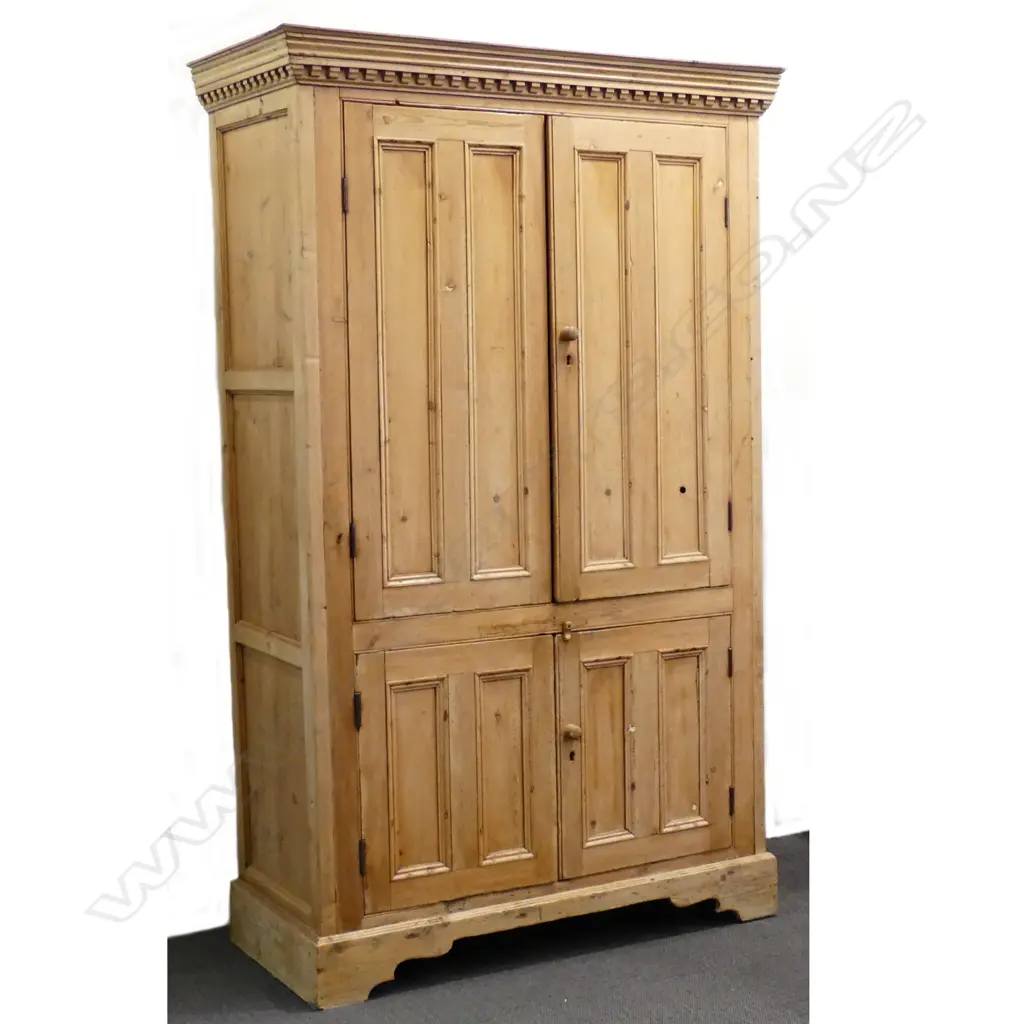A Victorian pine cupboard Image 1++