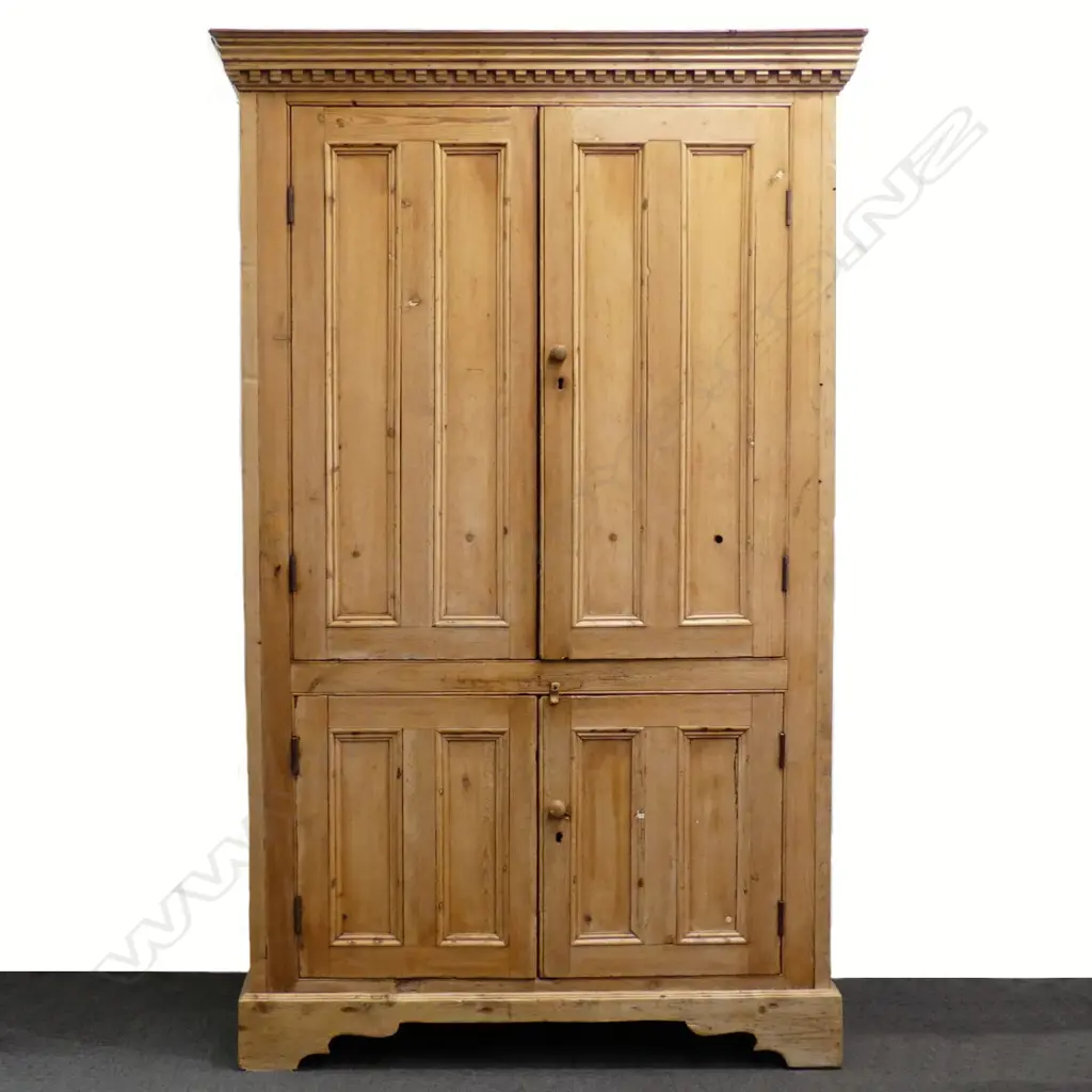 A Victorian pine cupboard Image 1++