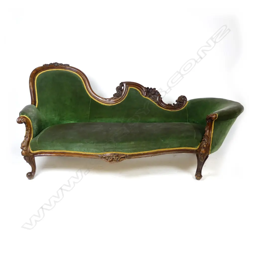 A Victorian mahogany scroll arm chaise longue Image 1++