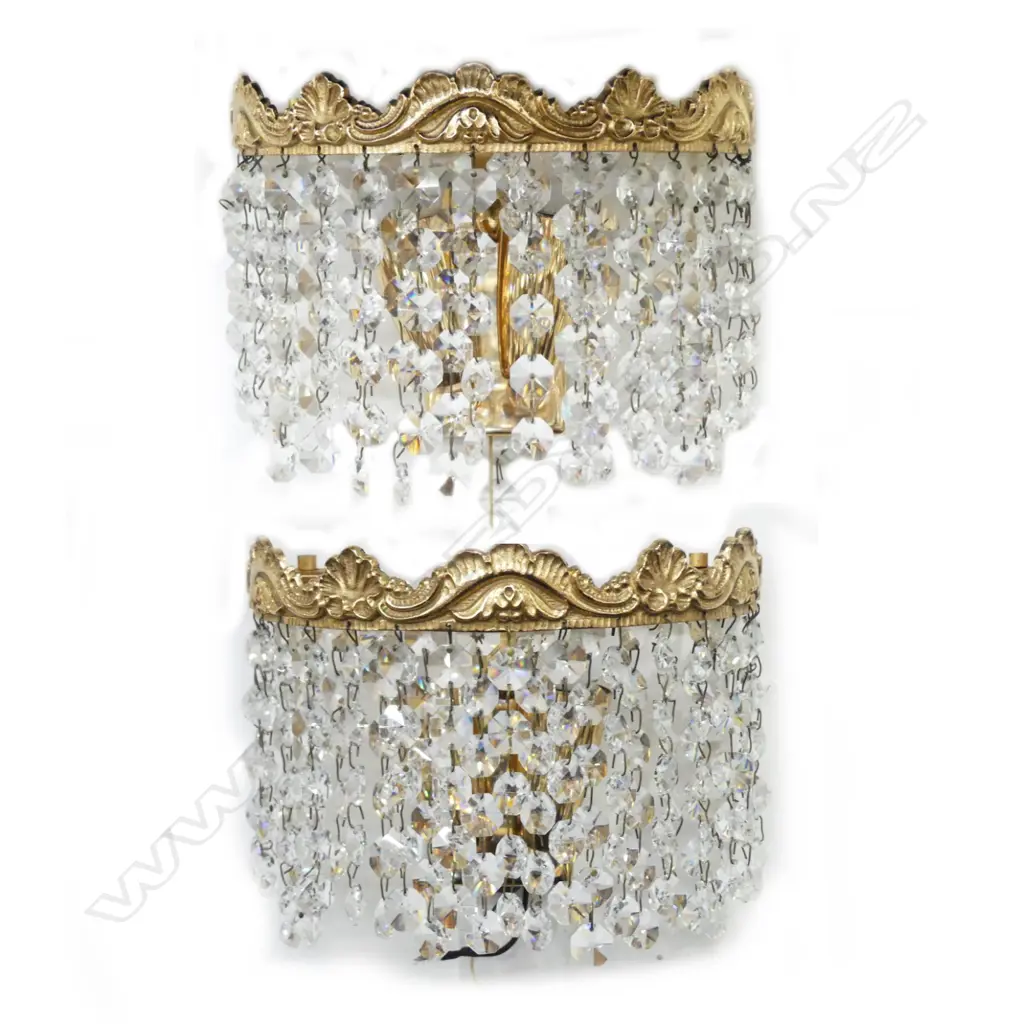 A retro crystal and gilt brass chandelier Image 1++