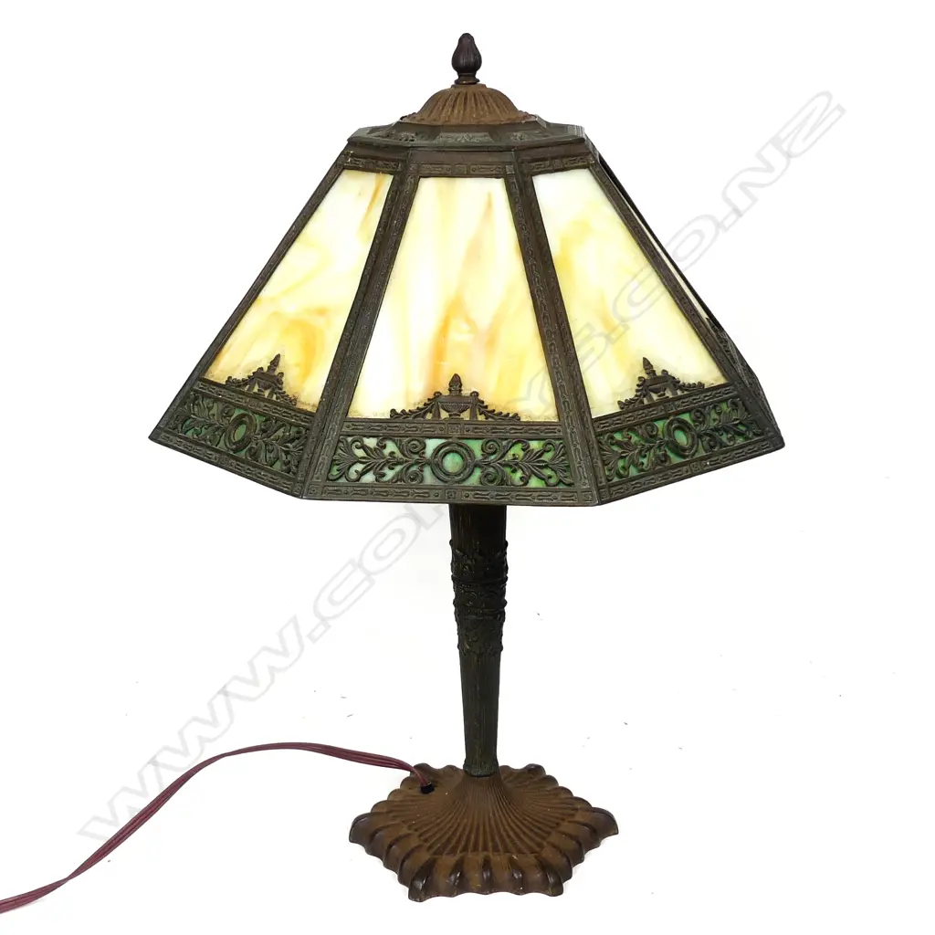 An American Art Nouveau style table lamp Image 1++