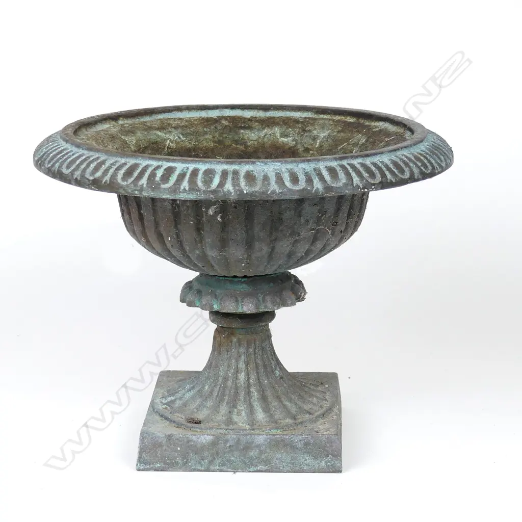 A small cast iron garden urn Image 1++